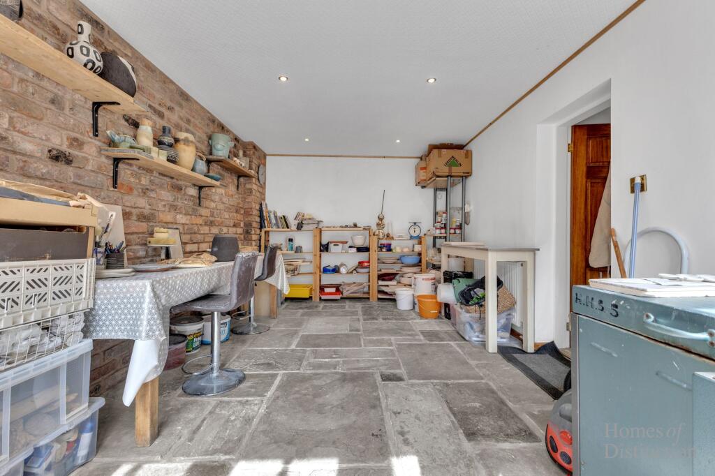 Coach House - Art Studio