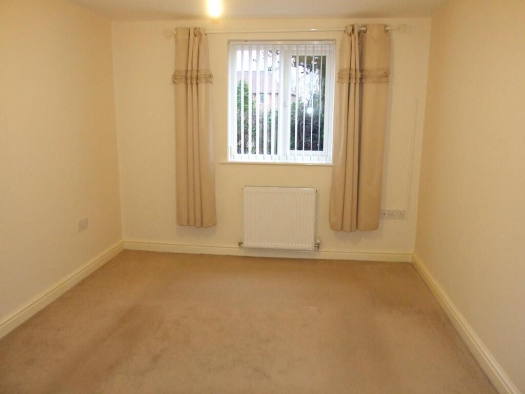 3 Wimbledon House-Bed1.JPG