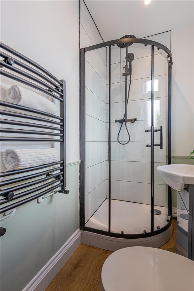 50 Theodora Room 2 ensuite.jpg