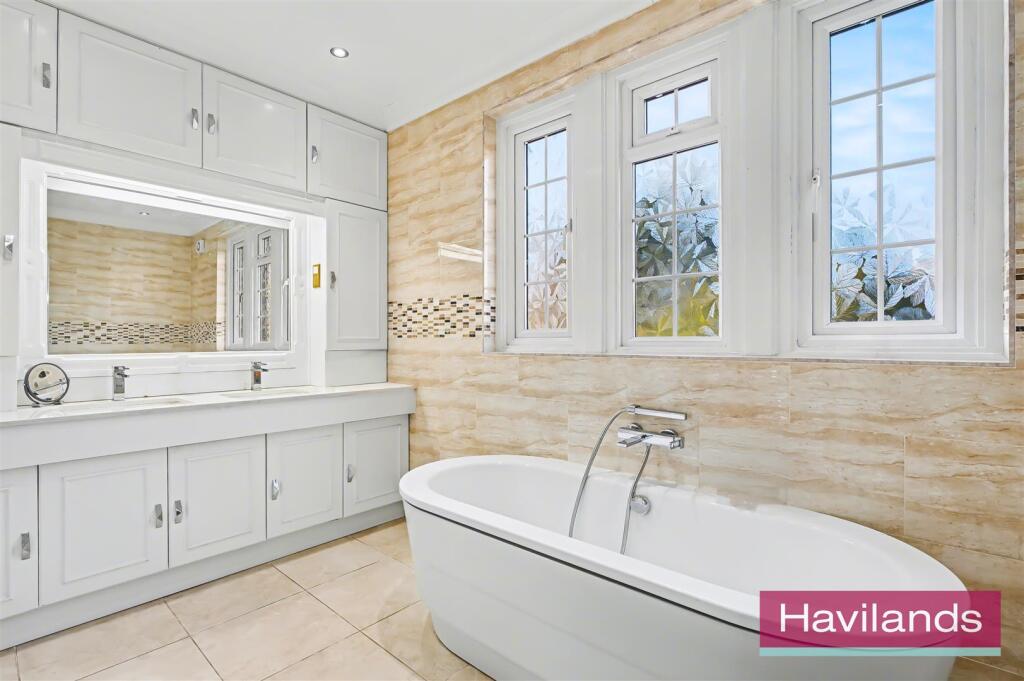 Cannon Hill N14 7DJ-29.jpg