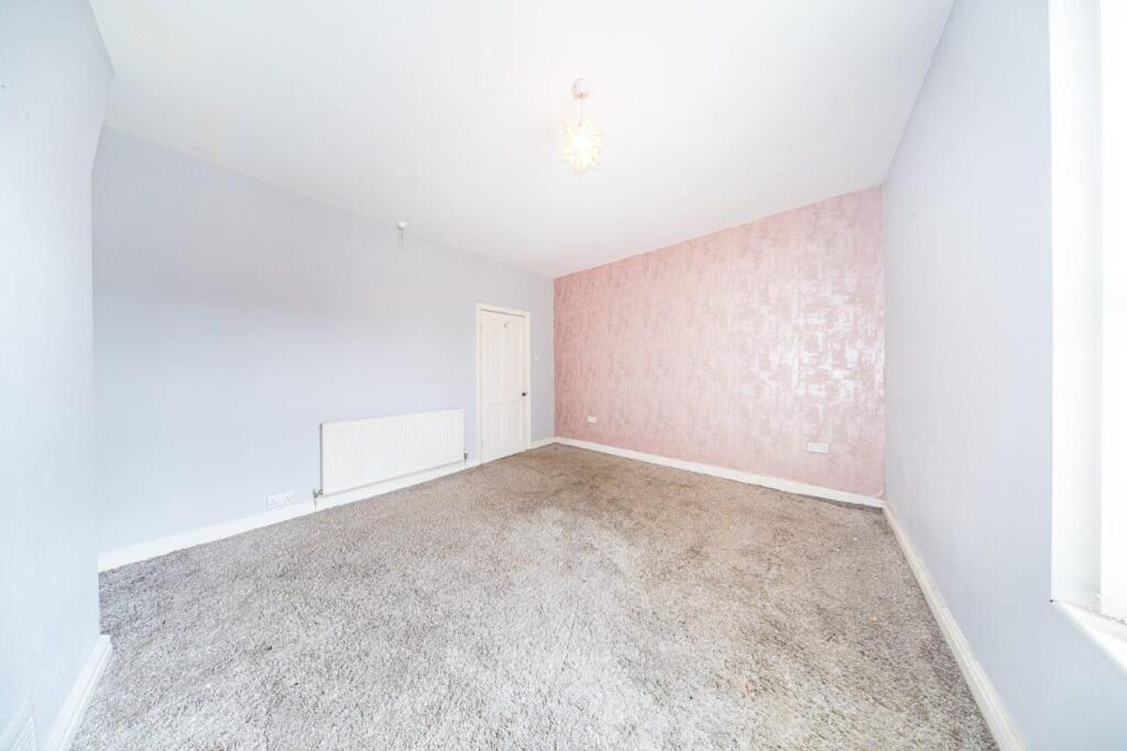 41 old lane bedroom 1 2.jpg