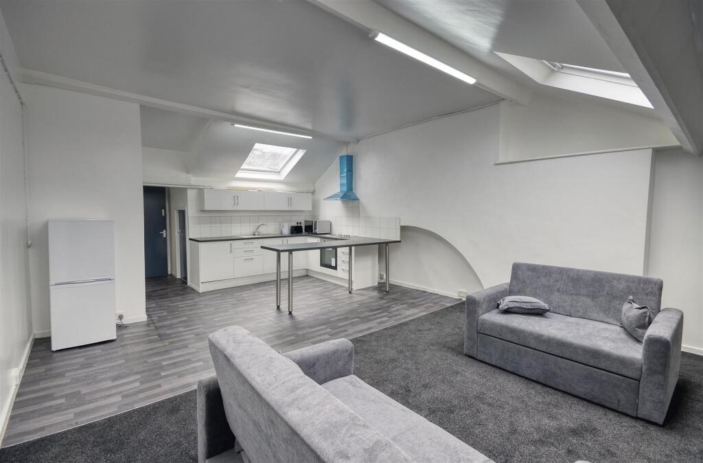 Kitchen Diner Lounge Area