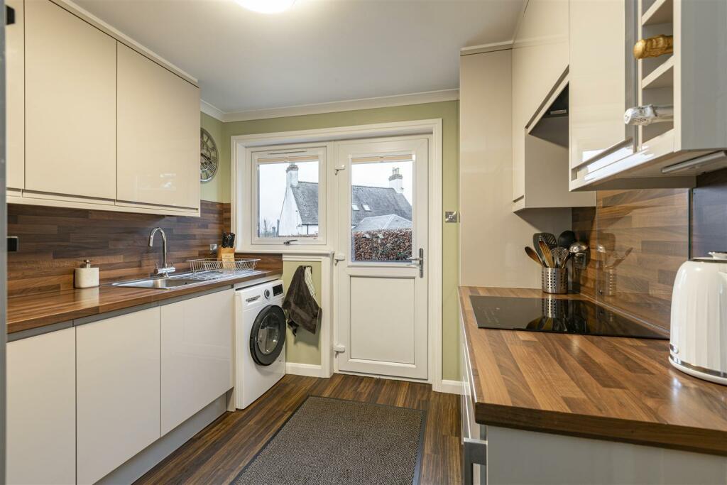 1 Monksford Court Newtown 23.JPG