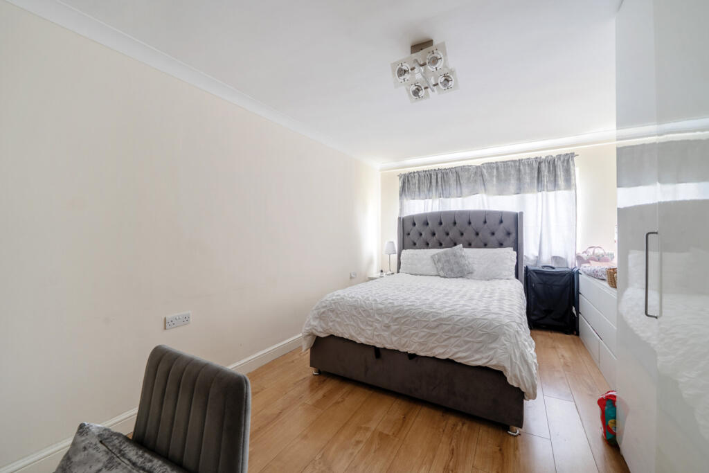 1294099-7-6825e9e...