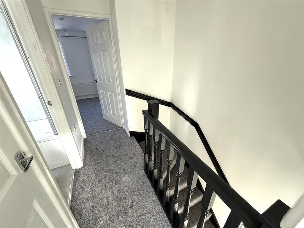 84 TALBOT STAIRS.jpeg