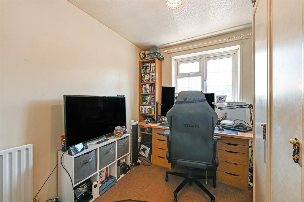 Bedroom 3 / Study