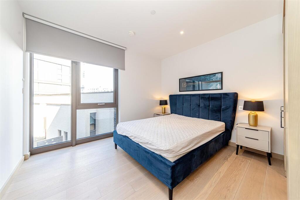 Master Bedroom..jpg