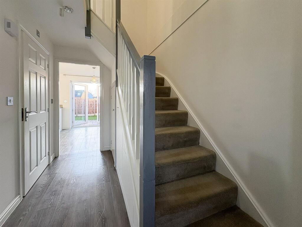 Hallway-1.jpg