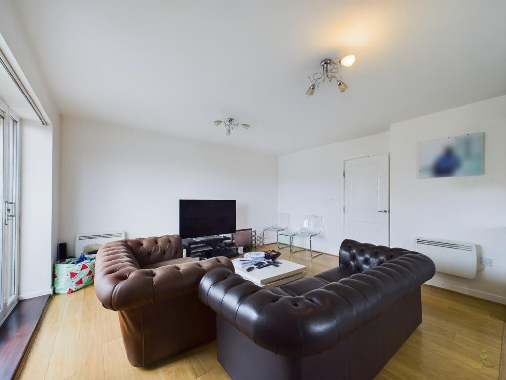 CAM01834G0-PR0111-STILL007