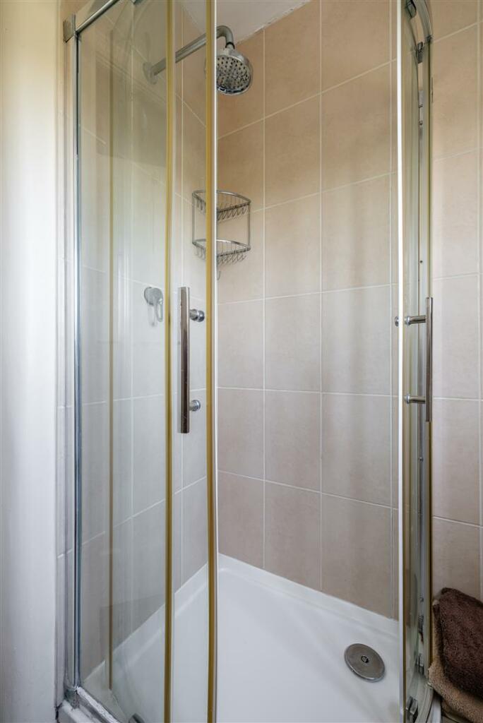 Richmond Crescent, E4