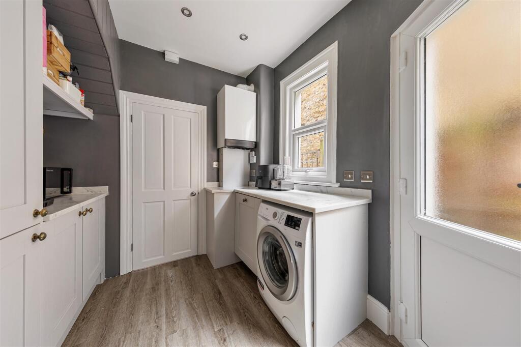 High Road Leyton, E10