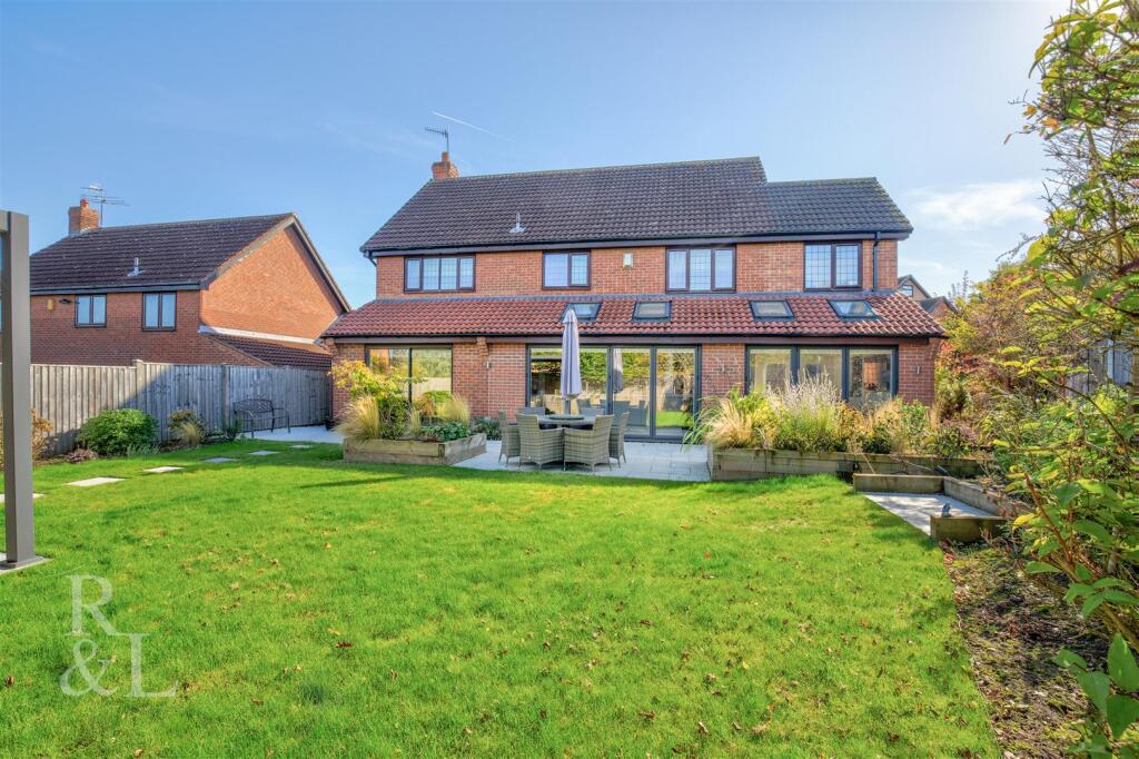 5 Killerton Park Drive (33).jpg