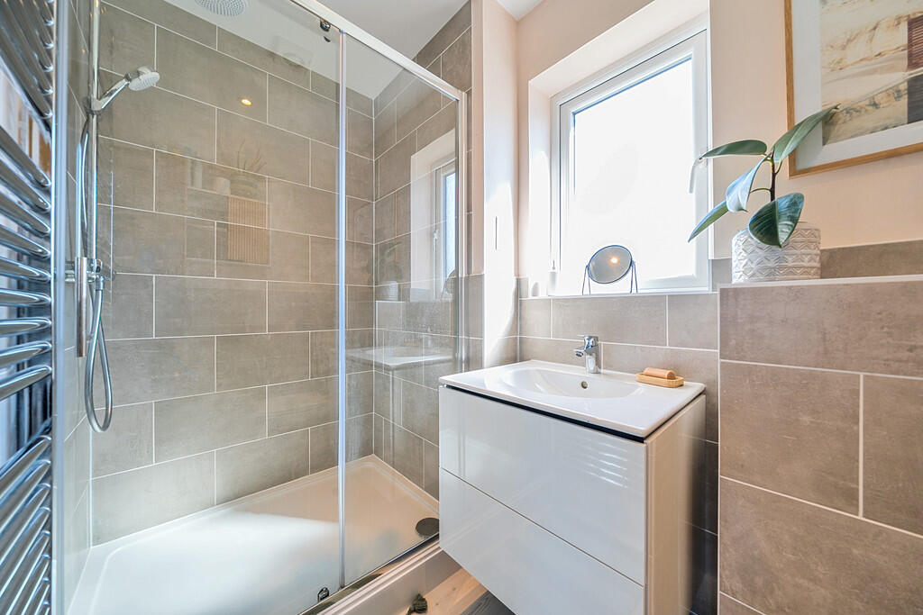 Ensuite Shower Ro...