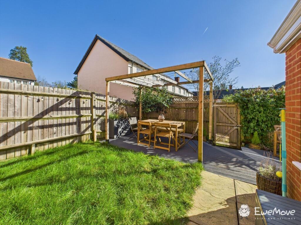 CAM02877G0-PR0064-STILL006