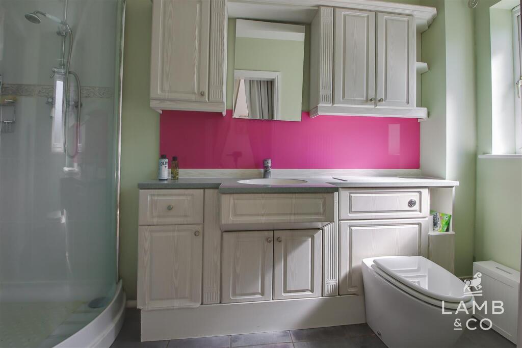 EN-SUITE
