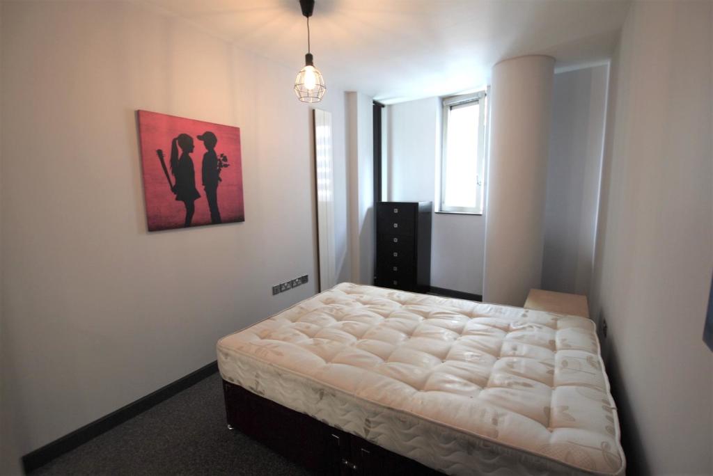 Bed2.jpg