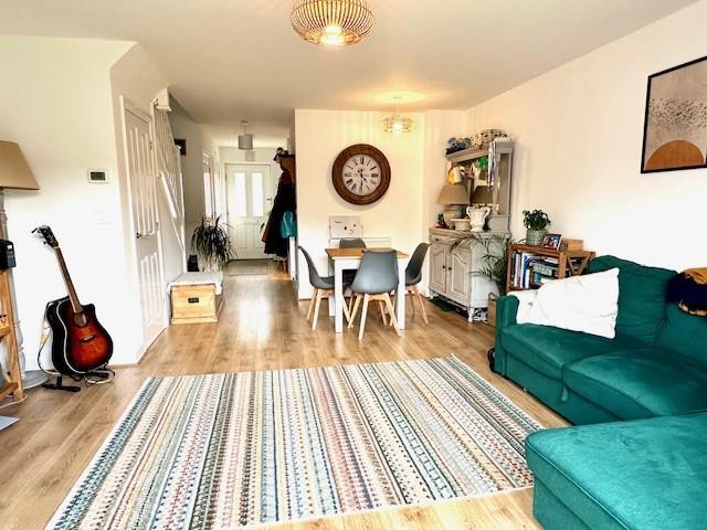 6 Jubilee Walk Lounge 2.jpg