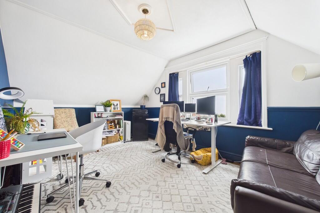 CAM01085G0-PR0592...