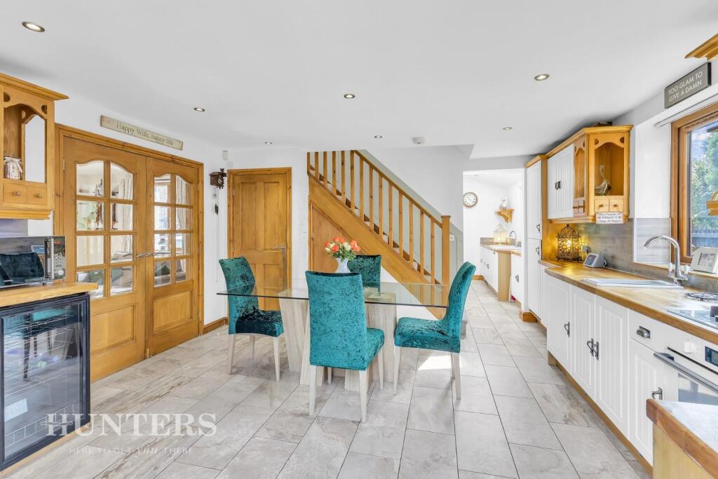 Dining kitchen