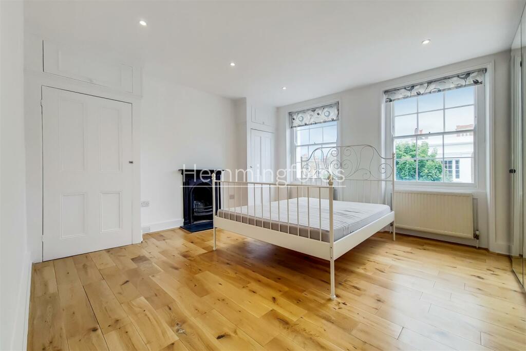 19_Main Bedroom-0.jpg