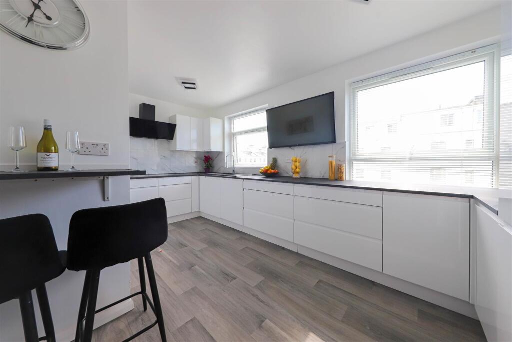 nicholas james tavistock kitchen 1.jpg