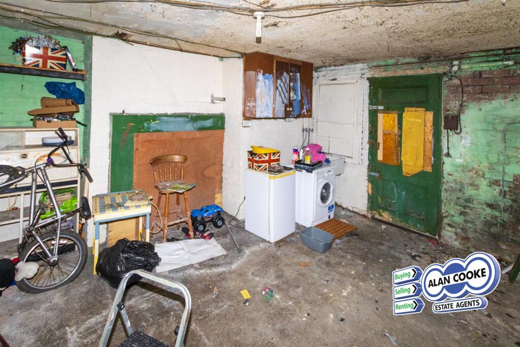 BASEMENT ROOM