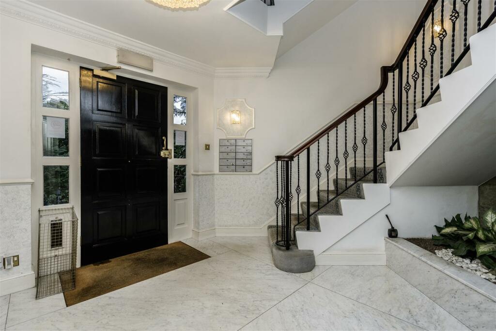 Davidson Frost-Wellings, DFW, Wellington House, Ay