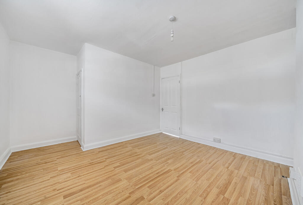 1315130-11-685d47...