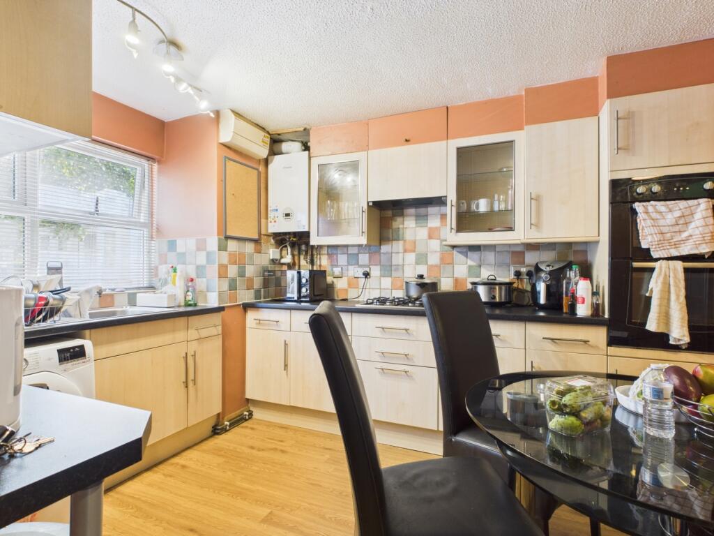 CAM03062G0-PR0192-STILL001