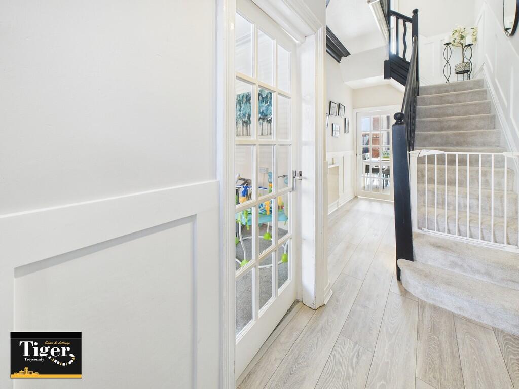 CAM02176G0-PR0544...