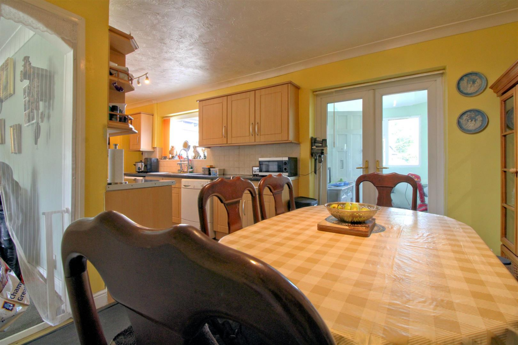Dining Area.png
