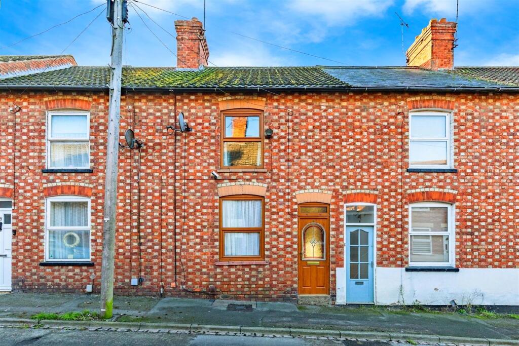 Grove Road, Rushden, Northants