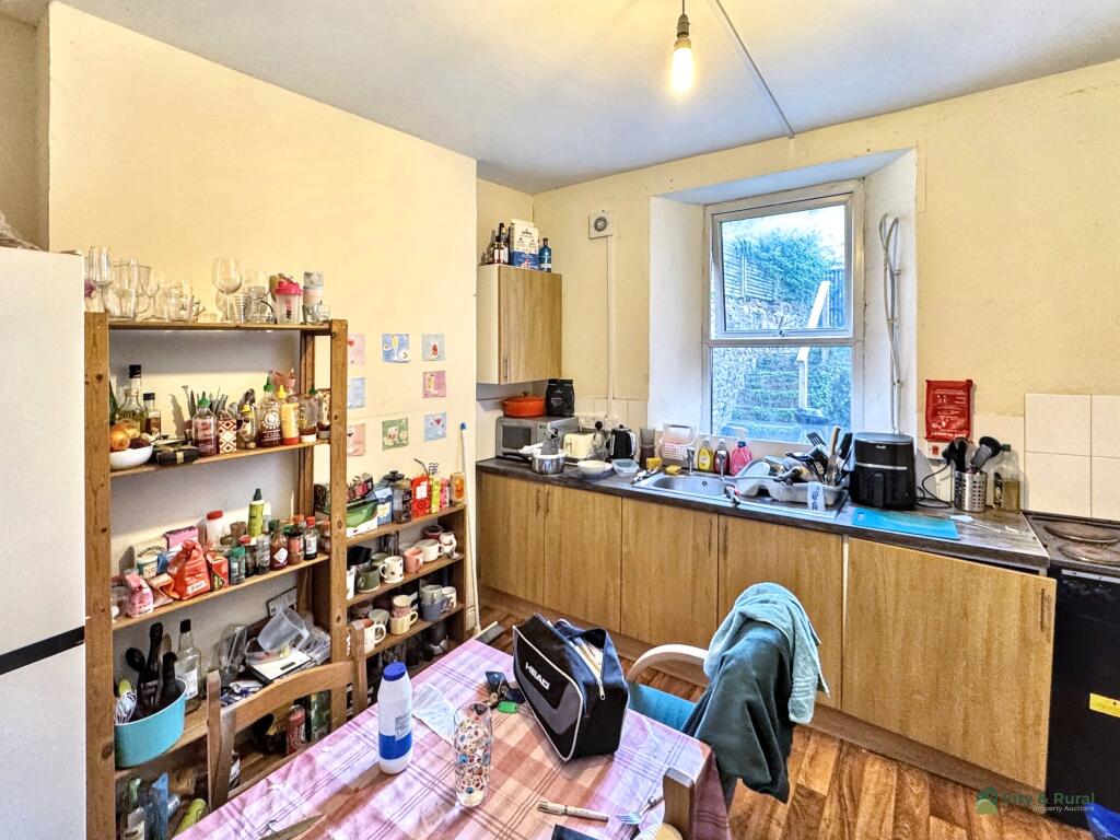 Kitchen T202507221244.jpg