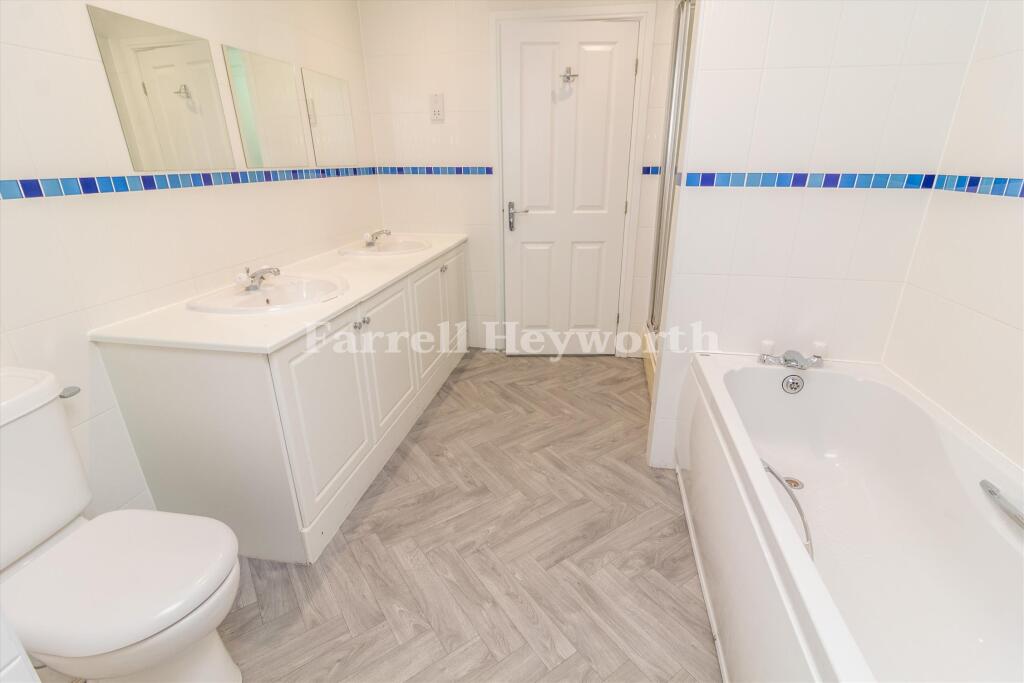 Master En Suite imag