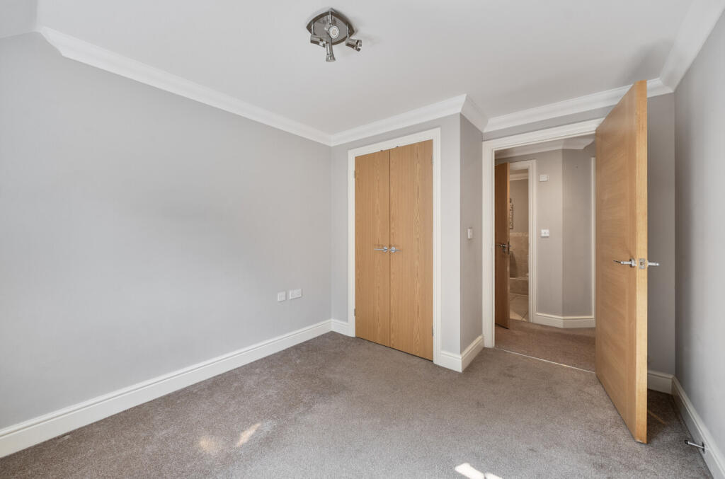 1330835-11-688345...