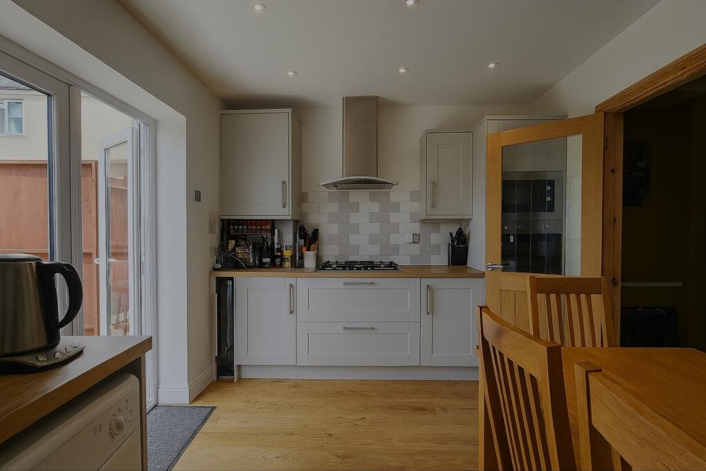 Kitchen / dining room