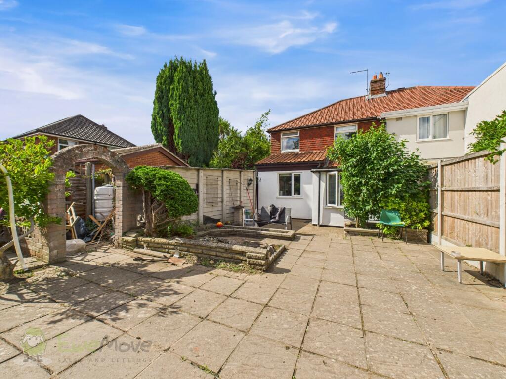 CAM03589G0-PR0077-STILL011