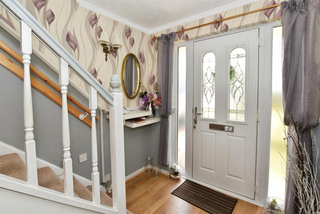 bdbf293d-ent 20hall.JPG