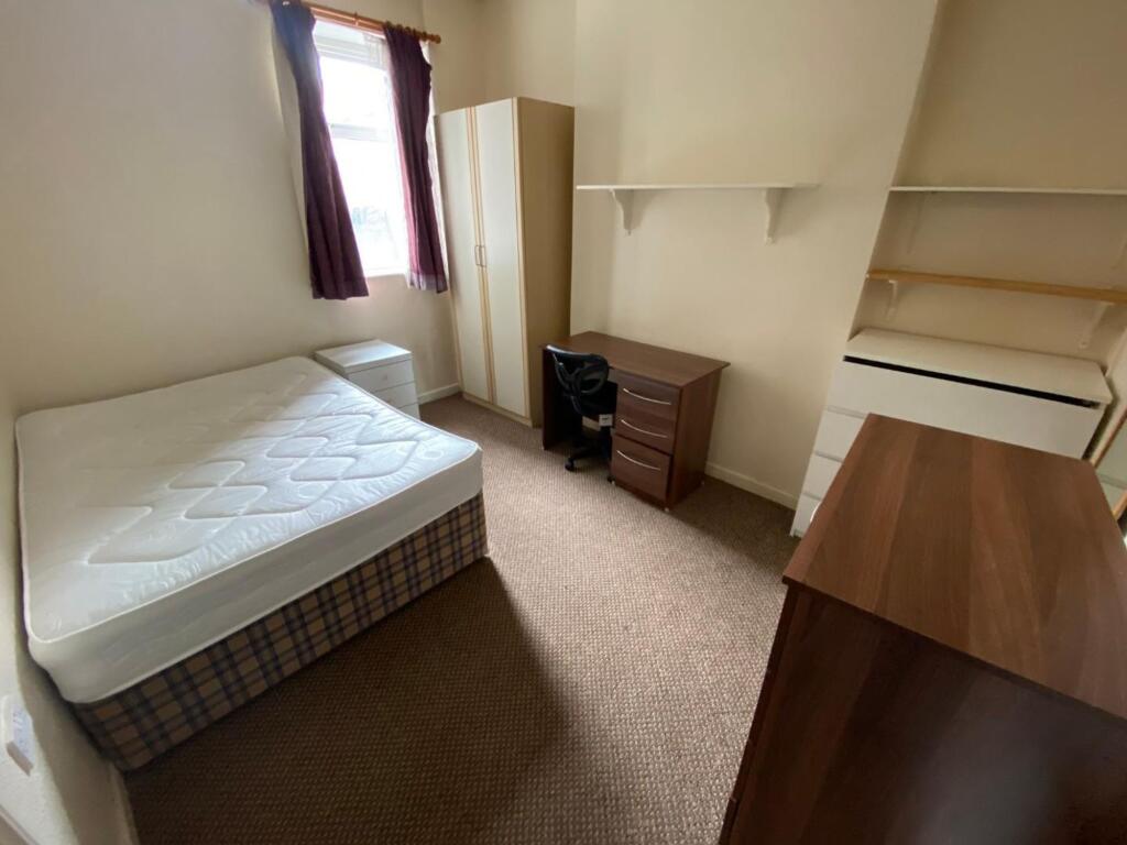 Ground Floor Middle Bedroom