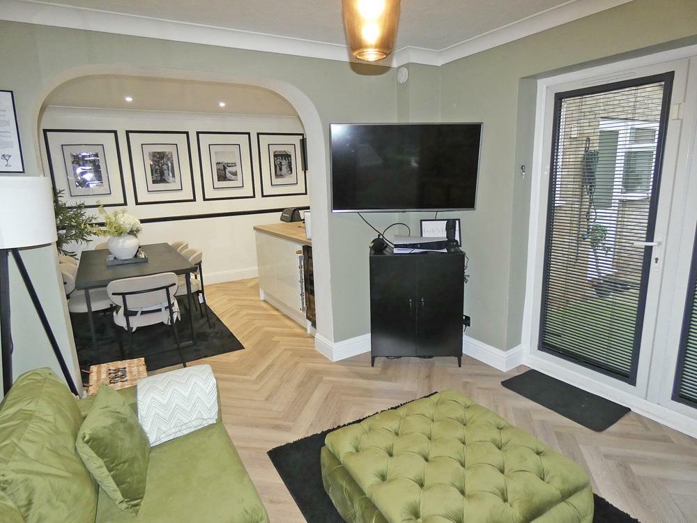 2276familydining room2.jpg