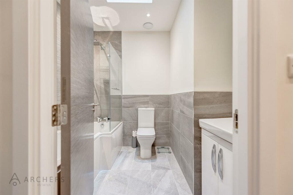 Apt.15BeauchiefGrove(Interior)(15of23).jpg