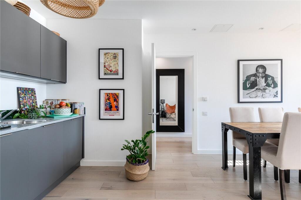 Kitchen/Dining Area