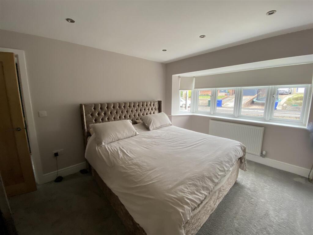 Bedroom no.1 front double: