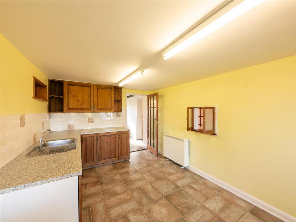 20250307111054 - IMG_4694 - 124 The Green, Wickham