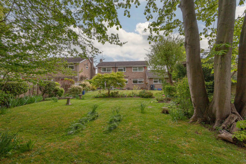 5 Bedroom Detached for Sale