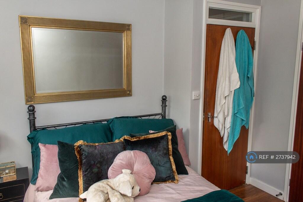 Double Bedroom 2