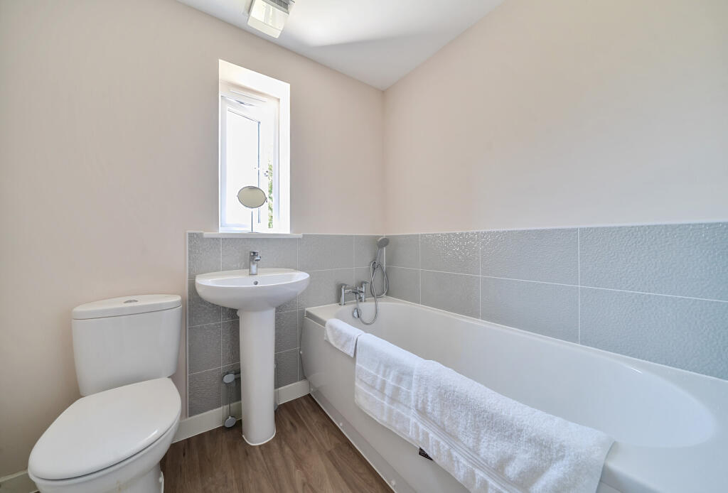 1327052-19-6883d5...