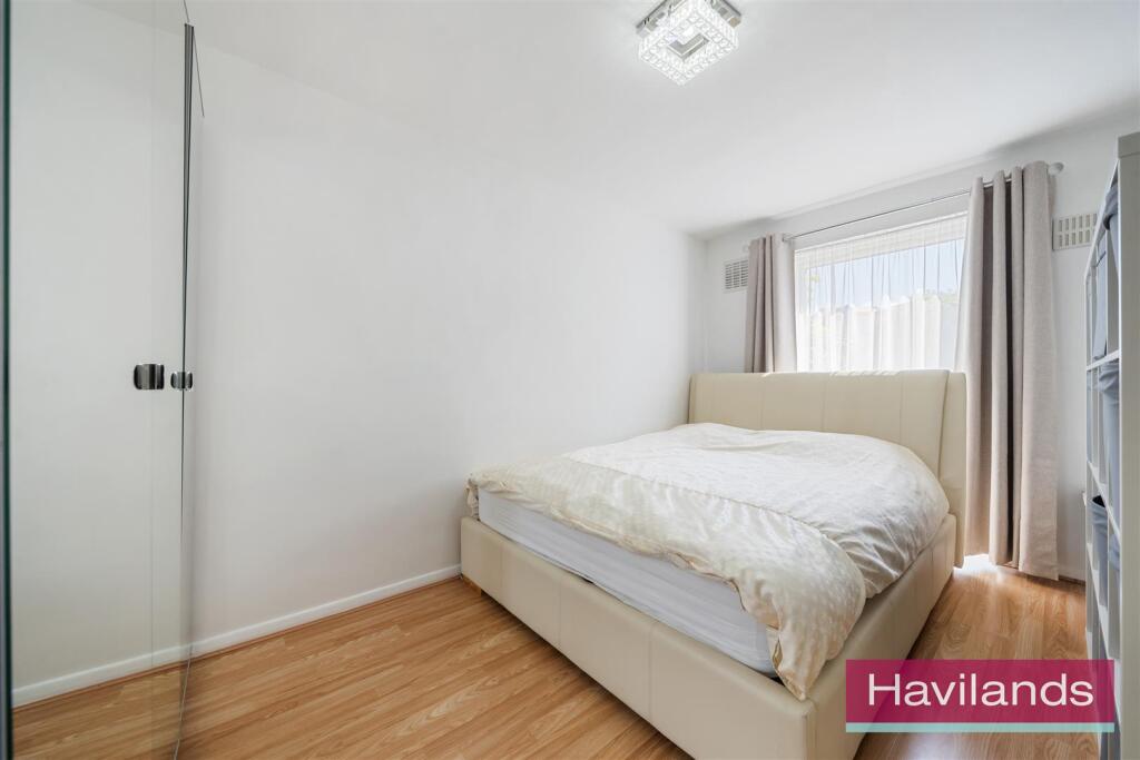 Adamsrill Close-3.jpg