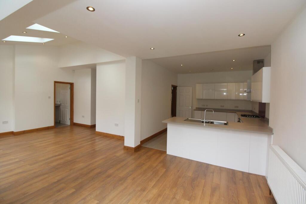 Lounge/Diner/Kitchen