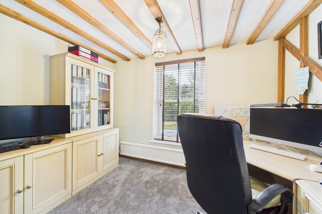 CAM01689G0-PR0472...